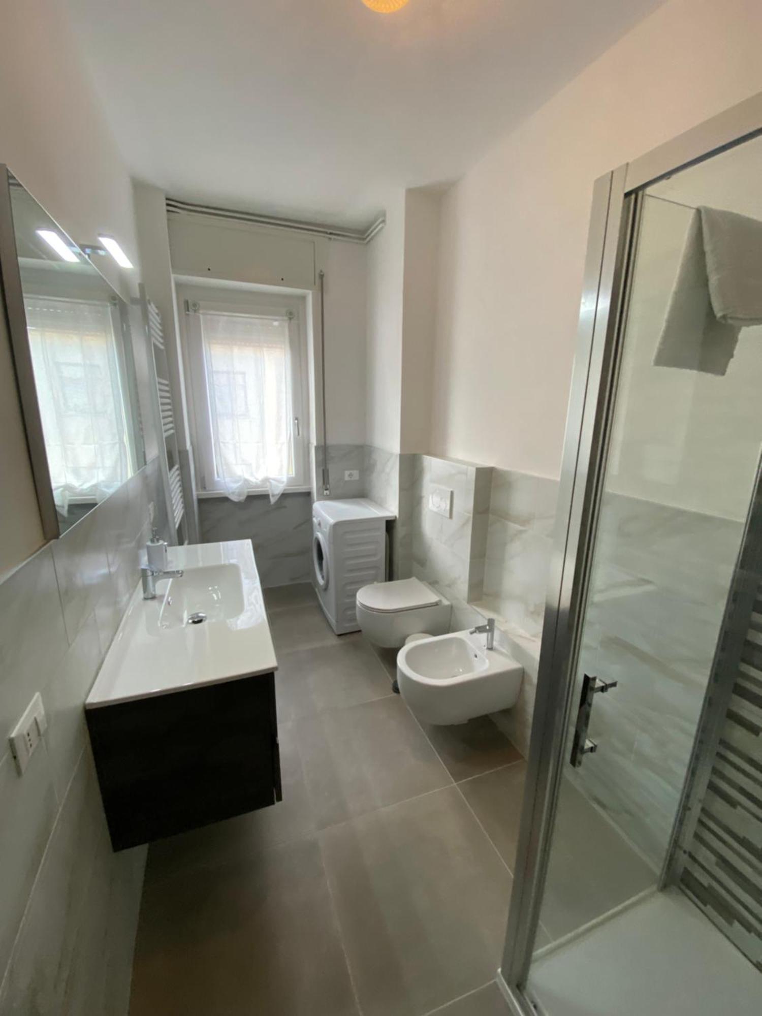 Cozy Lake Como Apartments Valmadrera Eksteriør billede