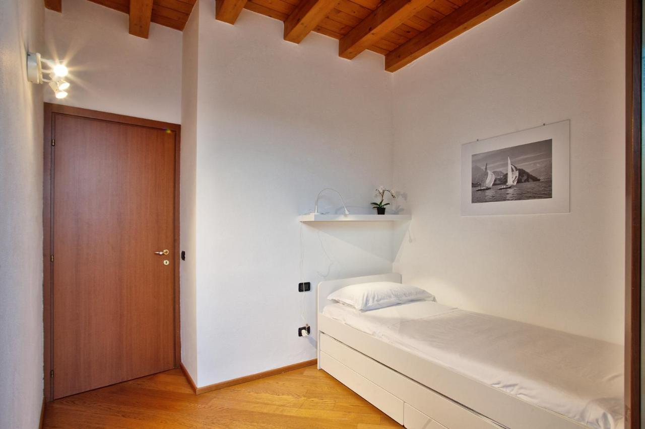 Cozy Lake Como Apartments Valmadrera Eksteriør billede