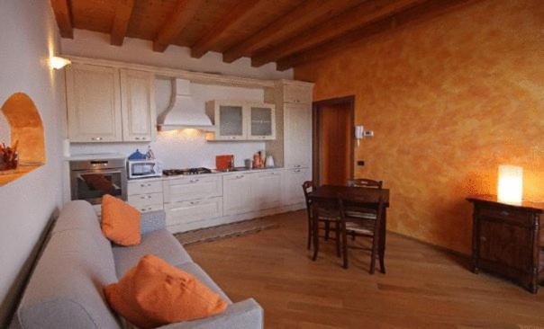 Cozy Lake Como Apartments Valmadrera Eksteriør billede